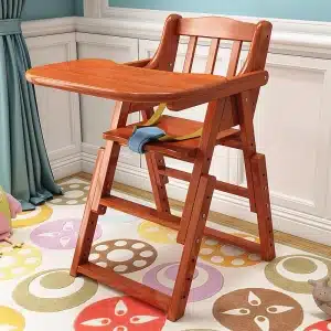 Chaise haute en bois de couleur marron pour bébé