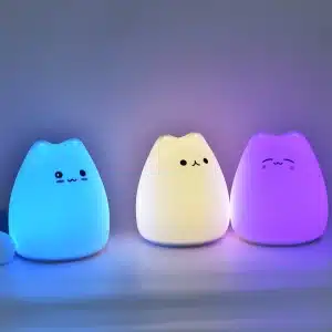 Trois veilleuses colorées en silicone en forme de chat