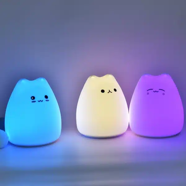 Trois veilleuses colorées en silicone en forme de chat