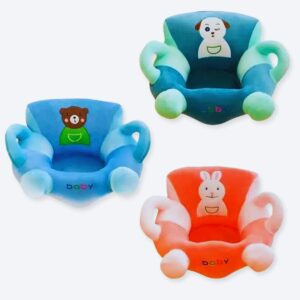 Trois chaises colorée à motif animal une verte, une bleue et une rose pour bébé