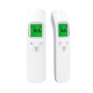Thermomètre frontal digital pour bébé avec un fond blanc