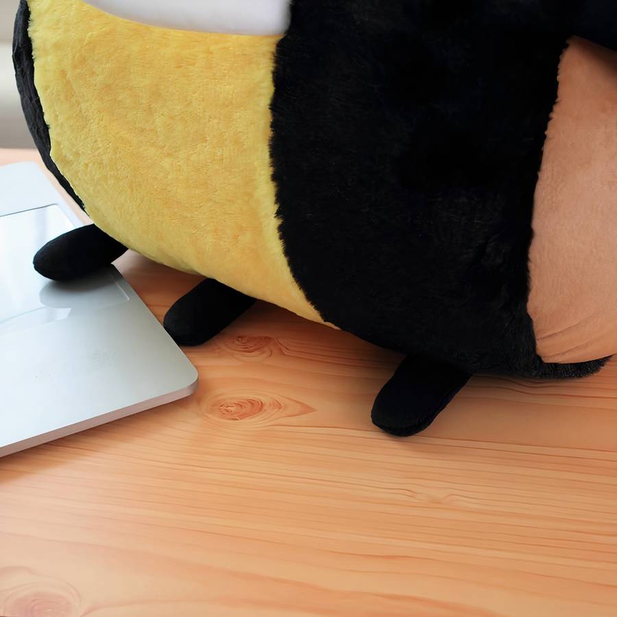 Peluche en forme d'abeille pour enfant – Image 3