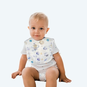 Bavoir en polyester à motif dessin animé avec un bébé tout mignon qui le porte
