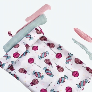 Couverture en mousseline avec 2 couches de gaze de bambou pour bébé avec plusieurs motifs différents
