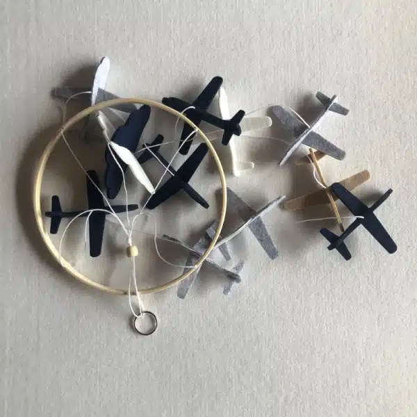 Jouets de lit suspendu avec cloche nordique – Image 3