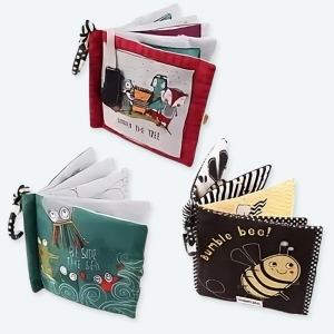 Livre d'apprentissage en tissu avec plusieurs motifs différents pour bébé.