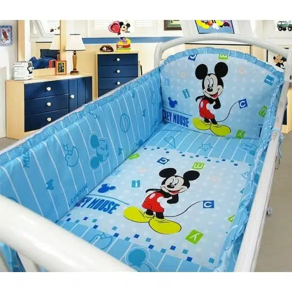 Ensemble de linge de lit de berceau bleu avec Mickey Mouse