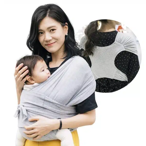 Porte bébé multifonctionnel avec un fond blanc