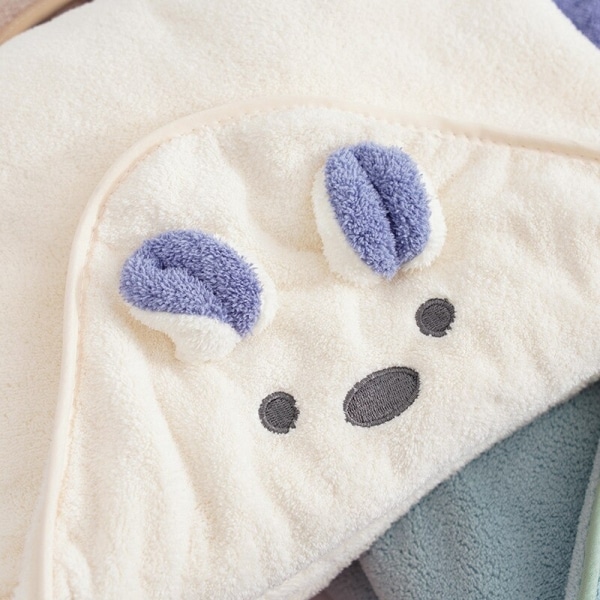 Serviette de bain en velours pour nouveau-né blanche avec des oreilles d'ours