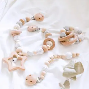 Arche de jouets et d'activités pour bébé avec plusieurs formes différentes