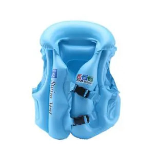 Gilet de natation gonflable pour enfants bleu avec un fond blanc