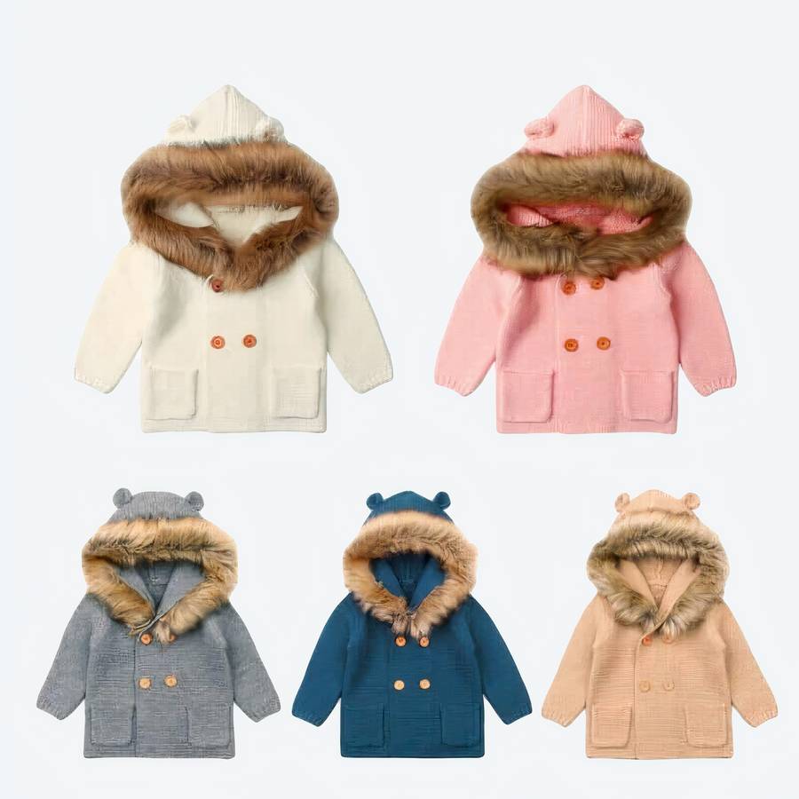 Veste avec col en fourrure pour bébé à plusieurs coloris différents avec un fond blanc