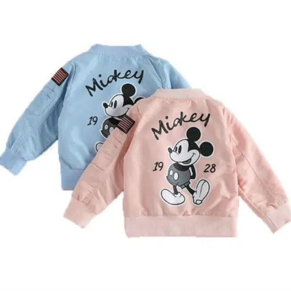 Cardigan à motif de Mickey un rose et un bleu avec un fond blan