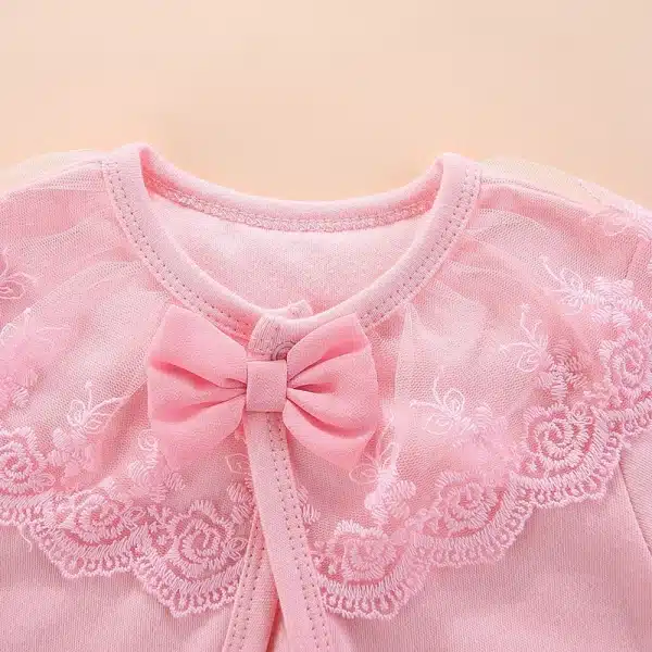 Manteau en dentelle pour bébé – Image 3