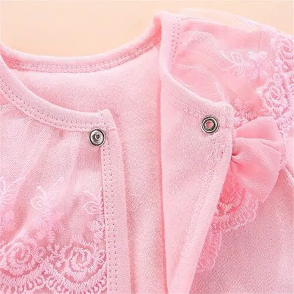 Manteau en dentelle pour bébé – Image 4