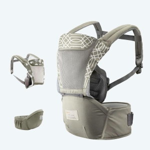 Porte-bébé ergonomique avec siège pour bébé avec un fond blanc