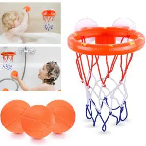 Petit panier de basket avec des balles de basket pour que votre enfant puisse jouer au basket depuis son bain. Le panier s'accroche grâce à des ventouses.