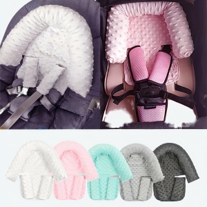 Oreiller cale tête de bébé avec ceinture à plusieurs coloris une rose, une bleu, une blanche et une grise