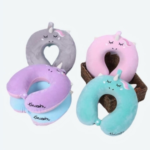 Oreiller licorne en forme de U à plusieurs coloris avec un fond de lit et une boîte