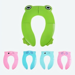 Siège de pot pliable pour enfants à plusieurs couleurs avec un fond blanc