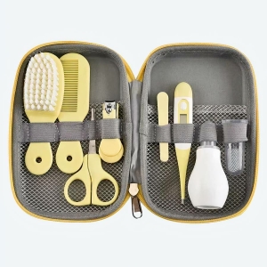 Accessoires de soins pour bébés de 0 à 3 ans gris et jaune avec un fond blanc