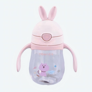 Biberon avec tube pour bébé en forme de lapin rose avec un fond bleu