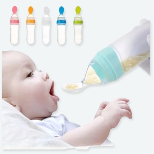 Biberon pour bébé de 90 ml à plusieurs coloris et un bébé qui bois dans un biberon vert