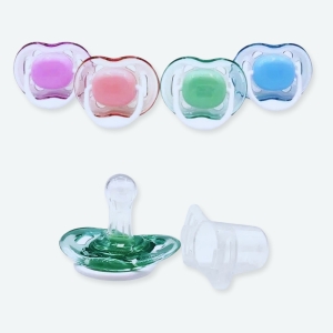 Sucette en silicone de couleur vive pour bébé à plusieurs coloris avec un fond blanc
