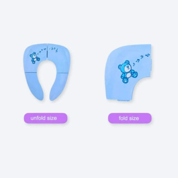 Siège de toilette d'entraînement pour bébé bleu sur une toilette