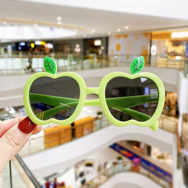 Lunette de soleil en forme de pomme pour bébé – Image 3