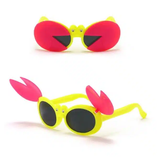 Lunette de soleil en forme de crabe pour bébé jaune et rouge avec un fond blanc