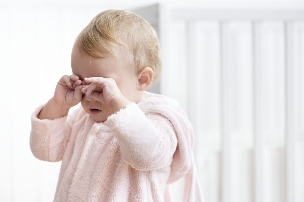 Bébé ne pleure pas : doit-on s'inquiéter d'un nouveau-né trop