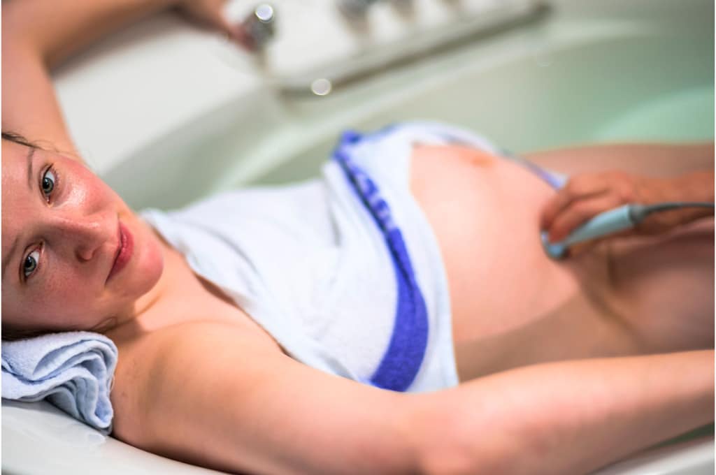 accouchement dans l'eau