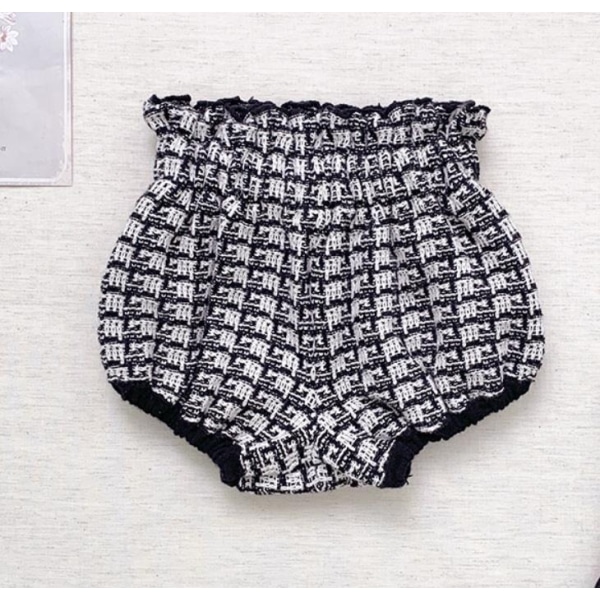 Short tricoté style vintage pour bébé1