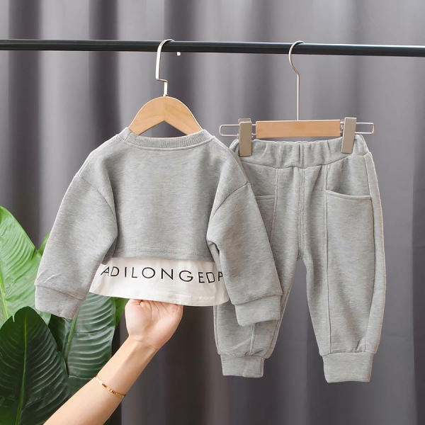 Sweat-shirt et pantalon à la mode – Image 2