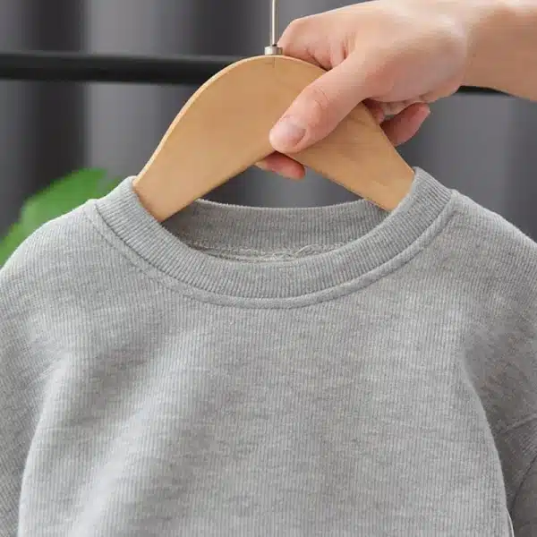 Sweat-shirt et pantalon à la mode – Image 7