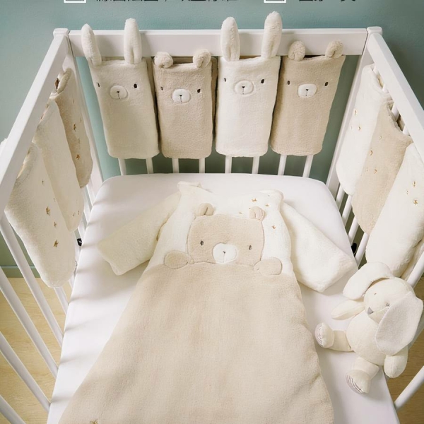 Tour de lit en peluche ourson pour bébé – Image 3