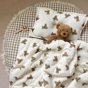 Couverture de bébé en crêpe illustré d'un petit ourson