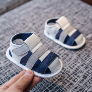 Paire de sandales bleu avec 3 brides pour bébé