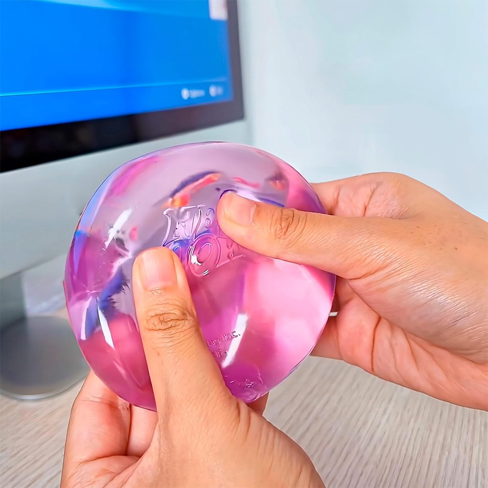 Cube sensoriel anti-stress à presser Needoh – Image 4